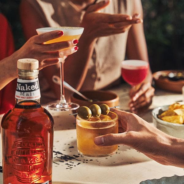 Slideshow of World's 50 Best Bars bartender's making drinks